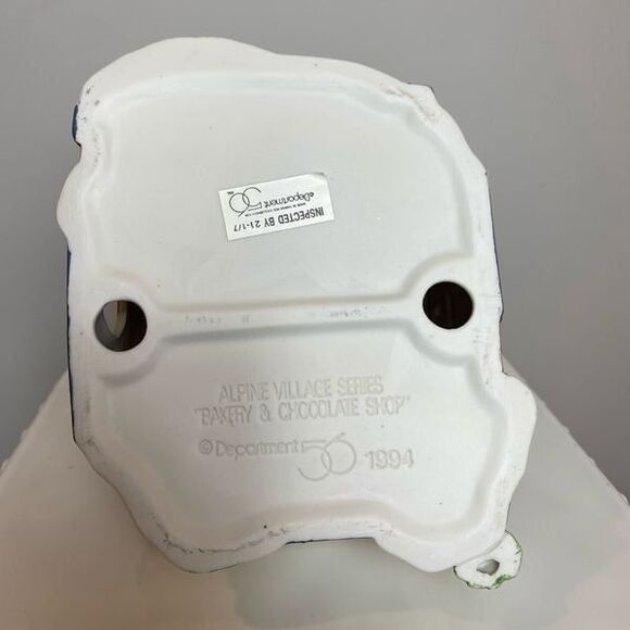 Department 56 Heritage Alpine Village Bakery & Chocolate Shop #5614-6 Retired - Picture 8 of 9